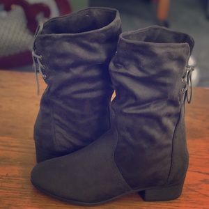 **NEW boots ! Hunter Green women’s boots SIZE 9